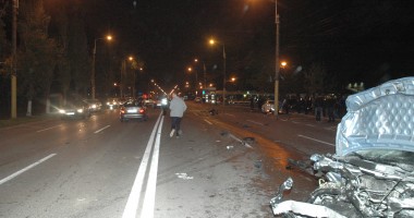 Galerie FOTO și VIDEO. Accident rutier spectaculos în stațiunea Mamaia. Patru mașini au fost avariate. Cinci persoane, la spital - 10