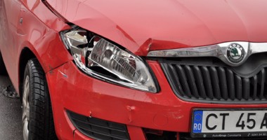 Impact între trei mașini în centrul Constanței - 3