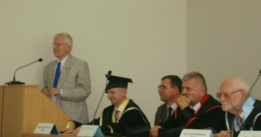 "Important e să vreți să vă ocrotiți șansa!" - 2