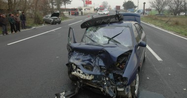 Stire din Eveniment : Accident rutier grav pe DN 2A. PATRU RĂNIȚI. O femeie este în comă! GALERIE FOTO