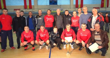 Stire din Politică-Administrație : Campionatul Old Boys la fotbal a ajuns la final