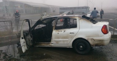 GALERIE FOTO / ACCIDENT GRAV la intrarea în CONSTANȚA. O mașină arsă complet, alte trei distruse - UPDATE - 4