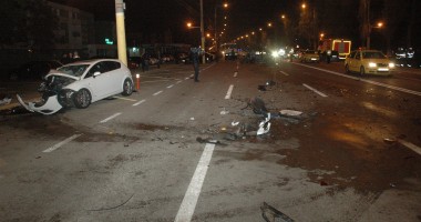 Galerie FOTO și VIDEO. Accident rutier spectaculos în stațiunea Mamaia. Patru mașini au fost avariate. Cinci persoane, la spital - 7