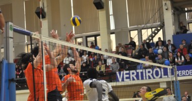 Volei masculin / Vezi aici imagini de la partida CVM Tomis - Remat Zalău. Scor final 1 - 3 - 7