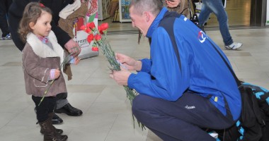 Volei / Jucătorii de la CVM Tomis au oferit, astăzi, flori la Maritimo  GALERIE FOTO - 3