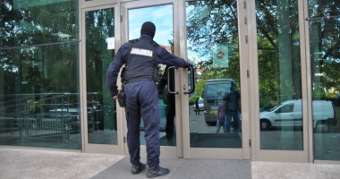 Stire din Eveniment : MITĂ LA UNIVERSITATEA MARITIMĂ CONSTANȚA / CE PEDEPSE AU PRIMIT PROFESORII ȘI STUDENȚII IMPLICAȚI ÎN SCANDALUL DE CORUPȚIE