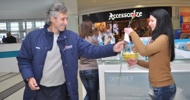 Volei / Jucătorii de la CVM Tomis au oferit, astăzi, flori la Maritimo  GALERIE FOTO - 7