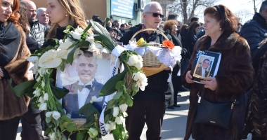 IMAGINI DE JALE / Patronul de la Filicori, înmormântat. Sute de oameni îl conduc pe ultimul drum - 16