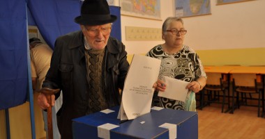 ALEGERI EUROPARLAMENTARE / Prezența la vot până la ora 13.00 / Galerie foto - 2