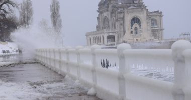 Stire din Eveniment : GALERIE FOTO. IARNA ARE ȘI PARTEA EI FRUMOASĂ. CAZINOUL, UN TABLOU AL NATURII