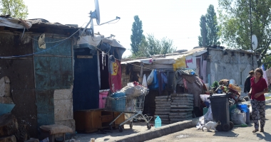 Galerie foto-video / Agitație în cartierul Palas. Este plin de jandarmi! - 13