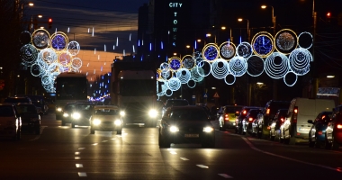 Galerie foto / Vin sărbătorile! Spectacol de lumini și culoare, pe străzile din Constanța - 2