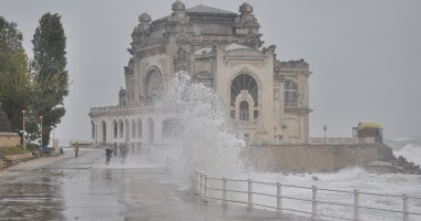 Cum să faci duș pe faleza de la Cazino | GALERIE FOTO - 10