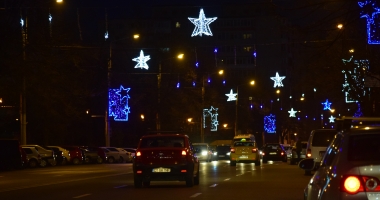 Galerie foto / Vin sărbătorile! Spectacol de lumini și culoare, pe străzile din Constanța - 3
