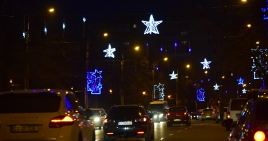 Galerie foto / Vin sărbătorile! Spectacol de lumini și culoare, pe străzile din Constanța - 4