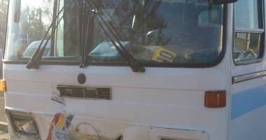 Galerie foto. Accident GRAV pe drumul către Năvodari, provocat de un șofer beat! Coliziune între un AUZOBUZ și o mașină / UPDATE - 4