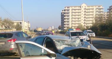 Galerie foto. Accident GRAV pe drumul către Năvodari, provocat de un șofer beat! Coliziune între un AUZOBUZ și o mașină / UPDATE - 6