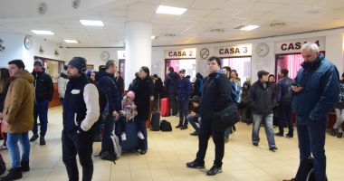 GALERIE FOTO. HAOS ÎN GARA CONSTANȚA! TRENURI ÎNTÂRZIATE, NERVI ÎNTINȘI LA MAXIM - 3