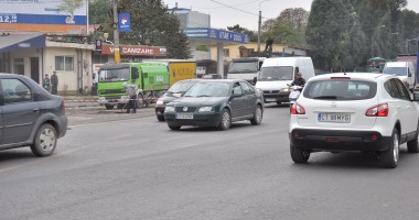 Se circulă cu dificultate pe bulevardul Aurel Vlaicu, în zona CET   | GALERIE FOTO - 5