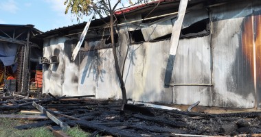 Imagini cu ce a mai rămas din clubul care a ars, sâmbătă, în Mamaia  GALERIE FOTO - 6