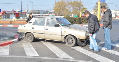 Stire din Eveniment : Accident rutier la Gară (GALERIE FOTO)