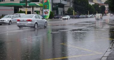 GALERIE FOTO - VIDEO! PLOAIA A FĂCUT RAVAGII! Străzi inundate în Constanța, Cernavodă și Medgidia - 3