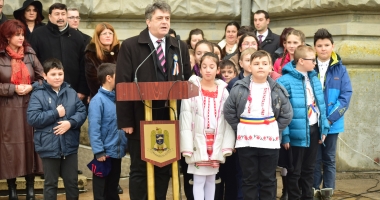 GALERIE FOTO. De ziua Micii Uniri, constănțenii au dat mână cu mână în Piața Ovidiu - 10