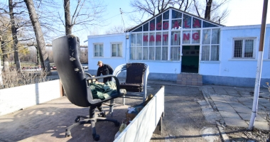 Stire din Eveniment : Galerie foto. SCANDAL LA PALATUL COPIILOR CONSTANȚA. Școala de Karting, evacuată cu executor judecătoresc