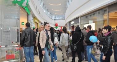 Cum s-au îmbulzit constănțenii la Maritimo Shopping Center. GALERIE FOTO - 8