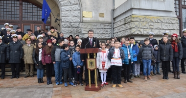 GALERIE FOTO. De ziua Micii Uniri, constănțenii au dat mână cu mână în Piața Ovidiu - 16