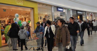 Cum s-au îmbulzit constănțenii la Maritimo Shopping Center. GALERIE FOTO - 6