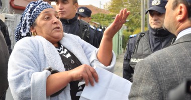 Imagini de la acțiunea de debranșare din Piața Chiliei  GALERIE FOTO - 10