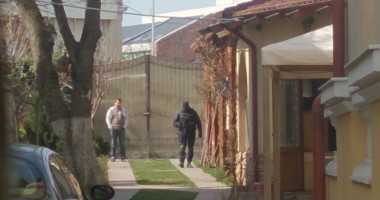 Galerie FOTO: PERCHEZIȚII la PREȘEDINTELE CJ CONSTANȚA / CONSTANTINESCU, REȚINUT pentru 24 de ore - UPDATE - 17