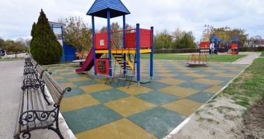 Stire din Social : Țara Piticilor din Tăbăcărie, reabilitată! Parcul se redeschide pe 1 decembrie