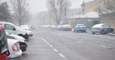 GALERIE FOTO / S-A ÎNTORS IARNA LA CONSTANȚA! NINGE ABUNDENT, IAR VREMEA NU DĂ SEMNE DE ÎMBUNĂTĂȚIRE - 4