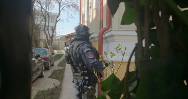 Galerie FOTO: PERCHEZIȚII la PREȘEDINTELE CJ CONSTANȚA / CONSTANTINESCU, REȚINUT pentru 24 de ore - UPDATE - 15
