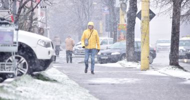 GALERIE FOTO / S-A ÎNTORS IARNA LA CONSTANȚA! NINGE ABUNDENT, IAR VREMEA NU DĂ SEMNE DE ÎMBUNĂTĂȚIRE - 8