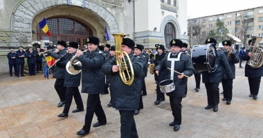 GALERIE FOTO. De ziua Micii Uniri, constănțenii au dat mână cu mână în Piața Ovidiu - 5