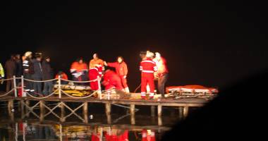 Stire din Eveniment : " A fost găsit și copilotul elicopterului, cvasi mort, dar va fi resuscitat câteva ore" / Galerie foto