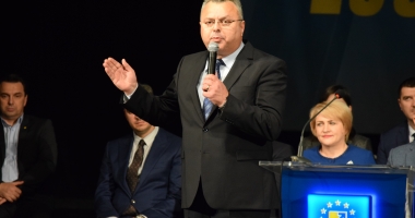 PNL Constanța și-a lansat oficial candidații la parlamentare. "Venim cu 100% oameni noi și cu o propunere de premier, Dacian Cioloș, 100% profesionist" - 9