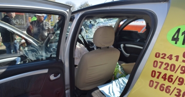 Galerie FOTO - VIDEO. GRAV ACCIDENT RUTIER ÎN CONSTANȚA! IMPACT PUTERNIC ÎNTRE UN TAXI ȘI O AMBULANȚĂ - 13