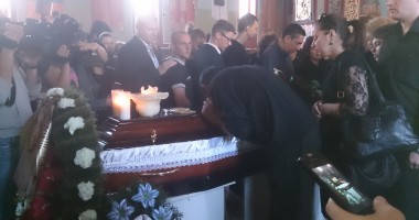 IMAGINI CUTREMURĂTOARE - Fetele moarte în incendiul de la Beirut, conduse pe ultimul drum - 21