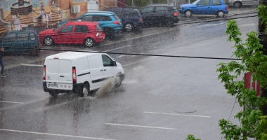 GALERIE FOTO / NU VĂ BUCURAȚI, REVIN PLOILE ȘI TEMPERATURILE SCĂZUTE! Cum va fi vremea în următoarele două săptămâni - 3