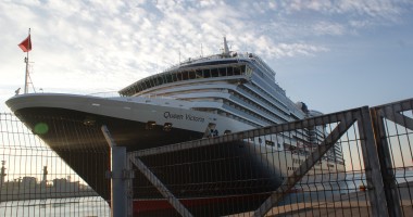 Stire din Economie : "Queen Victoria" a poposit la Constanța / Galerie foto