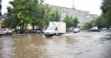 GALERIE FOTO / Copaci căzuți și zeci de străzi inundate, la Constanța - 7