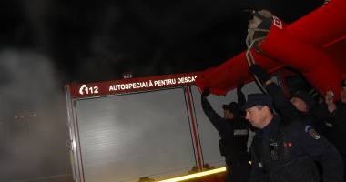 Coada elicopterului prăbușit, adusă la țărm / Galerie foto - 2