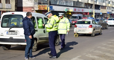 Galerie foto. ACCIDENT LA CONSTANȚA. Femeie lovită pe trecerea de pietoni, pe bulevardul Lăpușneanu - 7