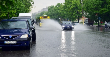Stire din Social : Ploile torențiale au inundat Constanța! Urmează o perioadă cu precipitații abundente