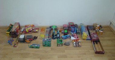Stire din Eveniment : Dosare penale pentru comerț ilicit cu petarde