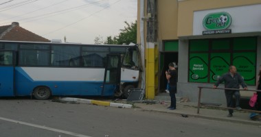 UPDATE. ACCIDENT RUTIER GRAV la intrare în Valu lui Traian cu 11 victime / Galerie foto - 12